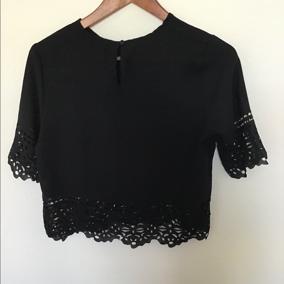 Laser cut crop top - Picture 2 of 3